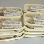 ウェルネスダイニングの冷凍弁当を並べた様子